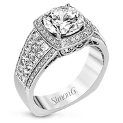 Engagement Ring in 18k Gold with Diamonds