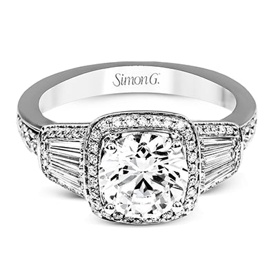Engagement Ring in 18k Gold with Diamonds