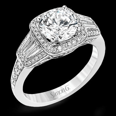 Engagement Ring in 18k Gold with Diamonds