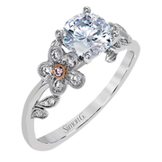 Engagement Ring in 18k Gold with Diamonds