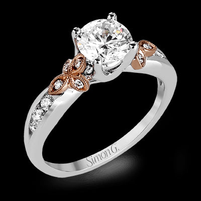 Engagement Ring in 18k Gold with Diamonds