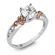 Engagement Ring in 18k Gold with Diamonds