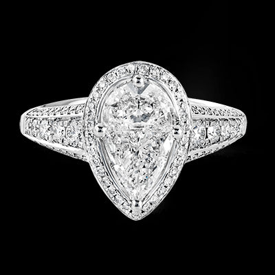 Engagement Ring in 18k Gold with Diamonds