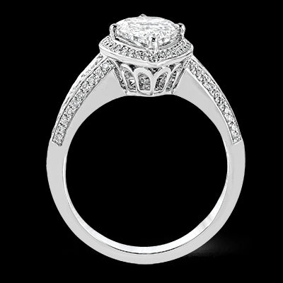 Engagement Ring in 18k Gold with Diamonds
