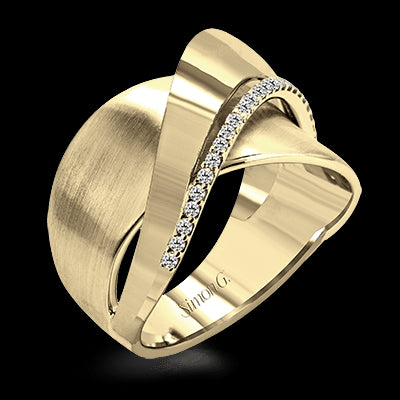 Right Hand Ring in 18k Gold with Diamonds