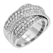 Right Hand Ring in 18k Gold with Diamonds