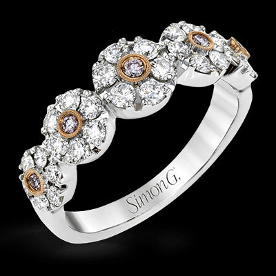 Right Hand Ring in 18k Gold with Diamonds