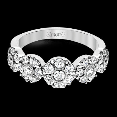 Right Hand Ring in 18k Gold with Diamonds