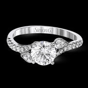 Engagement Ring in 18k Gold with Diamonds