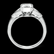 Engagement Ring in 18k Gold with Diamonds