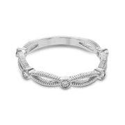 Right Hand Ring in 18k Gold with Diamonds