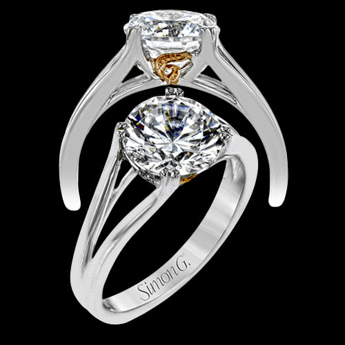 Engagement Ring in 18k Gold with Diamonds