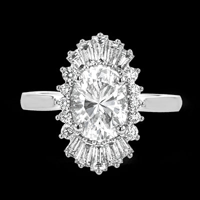 Engagement Ring in 18k Gold with Diamonds