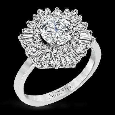 Engagement Ring in 18k Gold with Diamonds