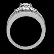 Engagement Ring in 18k Gold with Diamonds