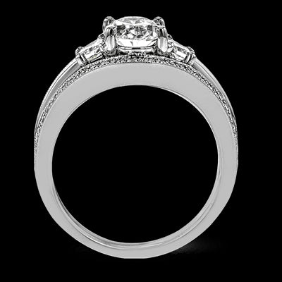 Engagement Ring in 18k Gold with Diamonds