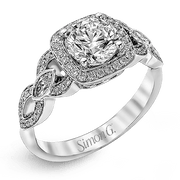 Engagement Ring in 18k Gold with Diamonds