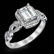 Engagement Ring in 18k Gold with Diamonds