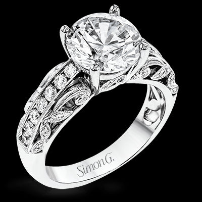 Engagement Ring in 18k Gold with Diamonds