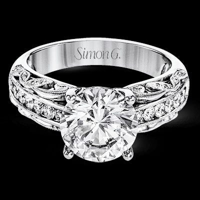 Engagement Ring in 18k Gold with Diamonds