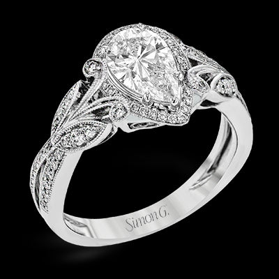 Engagement Ring in 18k Gold with Diamonds