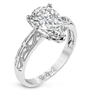 Engagement Ring in 18k Gold with Diamonds