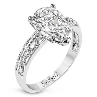 Engagement Ring in 18k Gold with Diamonds