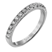Engagement Ring in 18k Gold with Diamonds