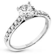 Engagement Ring in 18k Gold with Diamonds