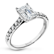 Engagement Ring in 18k Gold with Diamonds