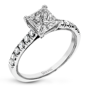 Engagement Ring in 18k Gold with Diamonds